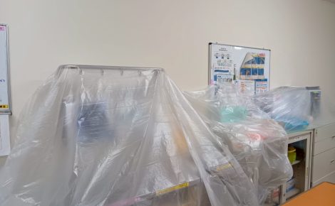 愛知県豊田市　総合病院内　診察室天井ジプトーン及び壁面除カビ処理、除菌施工