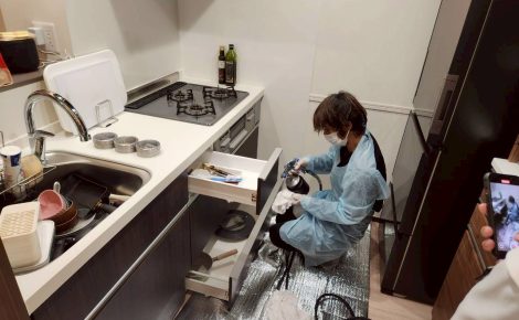愛知県名古屋市港区　マンション1階居室　キッチン下除カビ除菌処理
