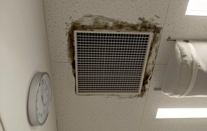 岐阜県岐阜市　医療施設内　除カビ除菌処理作業