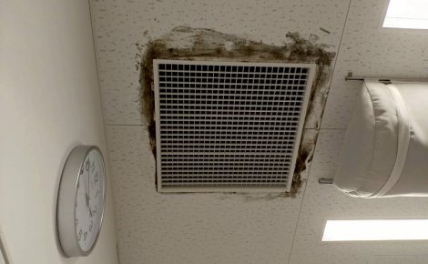 岐阜県岐阜市　医療施設内　除カビ除菌処理作業